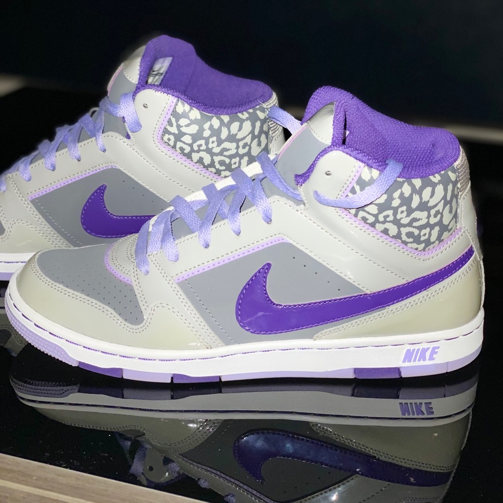 Nike - Picture 3 of 7